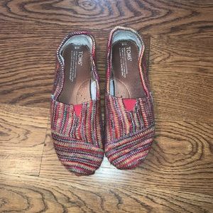 Toms traditional shoes